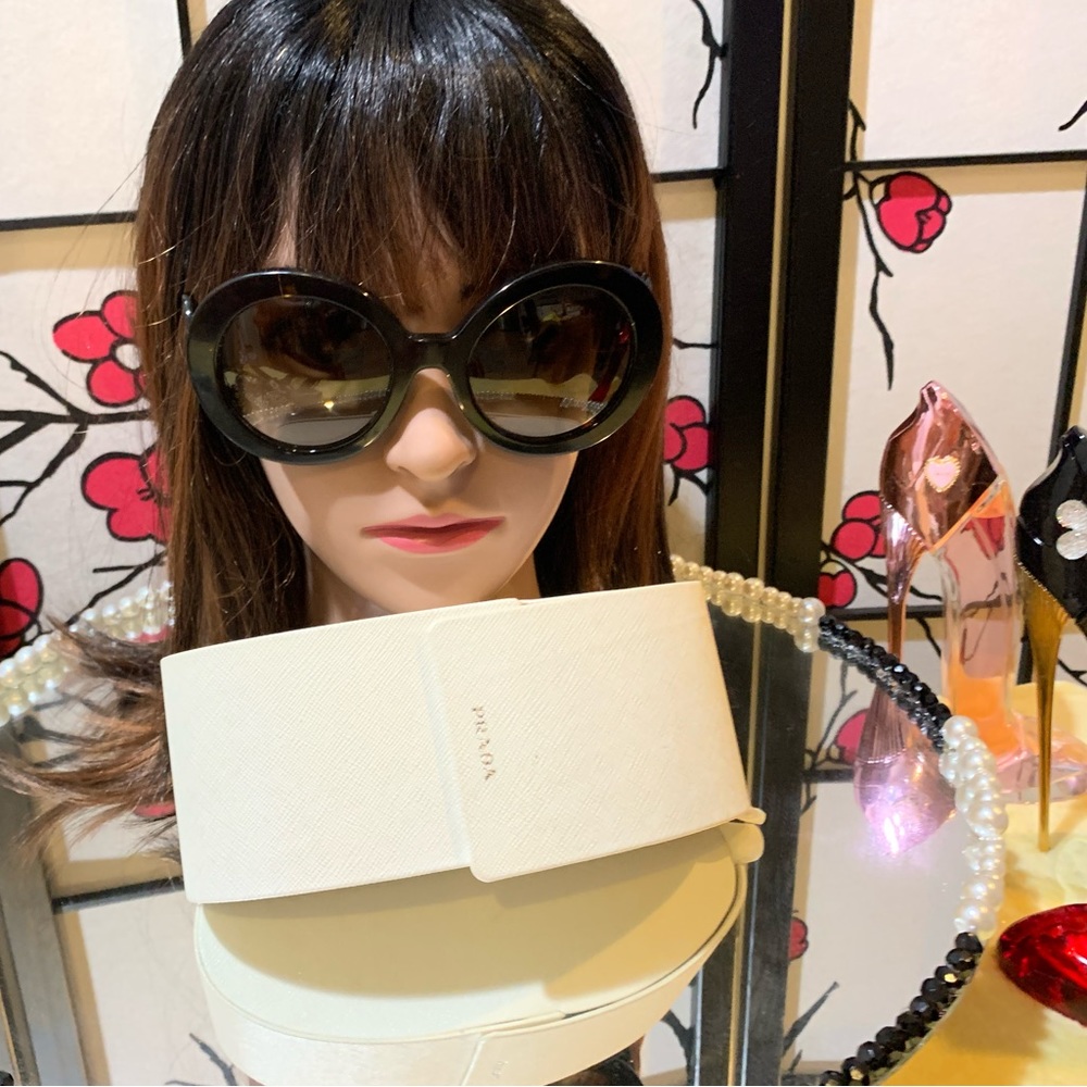 Wow 🤩 EUC-Brown-Amber PRADA Minimal Barroque O.S sunglasses! Retail $435.00